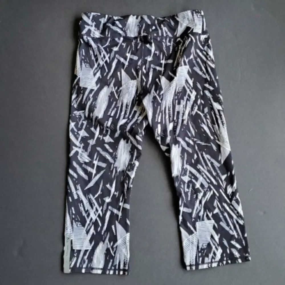Marc New York Andrew Marc Workout Capris - Picture 7 of 9